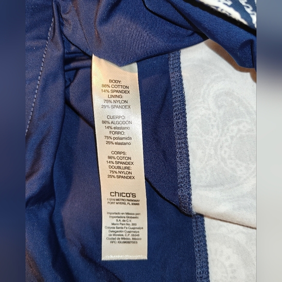 Chico’s Zenergy Size Large 12 Paisley Cropped Leggings Yoga Pants‎ Navy Blue - Picture 9 of 9